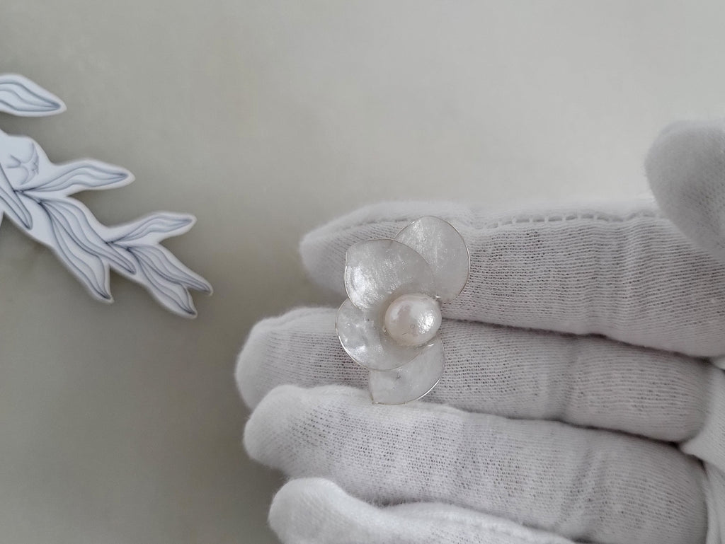 Water Lily Pearl Studs, Real Freshwater Pearl Earrings, Mother of Pearl Wedding Jewelry, Ethereal Bridal Floral Gift, Lustrous White Earwear