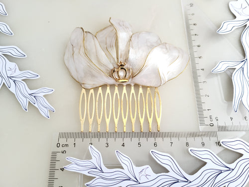 Pearly Flower Bridal Hair Comb, Resin Floral Hairpiece, Gold Wire Blossom Headpiece, Wedding Leaf Hair Pin, Whimsical Botanical Jewelry
