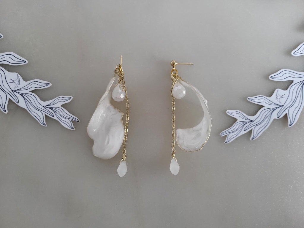 White Waterdrop Crystal Earrings, Gold Floral Dangle Studs, Pearly Resin Flower on Chain, Teardrop Mother of Pearl Style Bridal Jewelry
