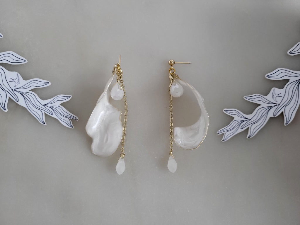 White Waterdrop Crystal Earrings, Gold Floral Dangle Studs, Pearly Resin Flower on Chain, Teardrop Mother of Pearl Style Bridal Jewelry