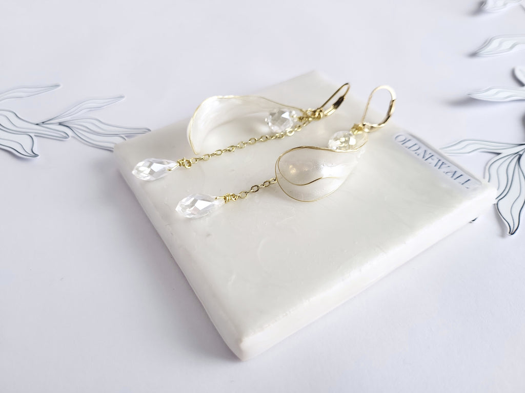Clear Waterdrop Crystal Earrings, Gold Floral Dangle Studs, Pearly White Resin Flower on Chain, Teardrop Mother of Pearl Style Drop Earring