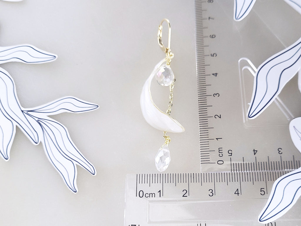 Clear Waterdrop Crystal Earrings, Gold Floral Dangle Studs, Pearly White Resin Flower on Chain, Teardrop Mother of Pearl Style Drop Earring
