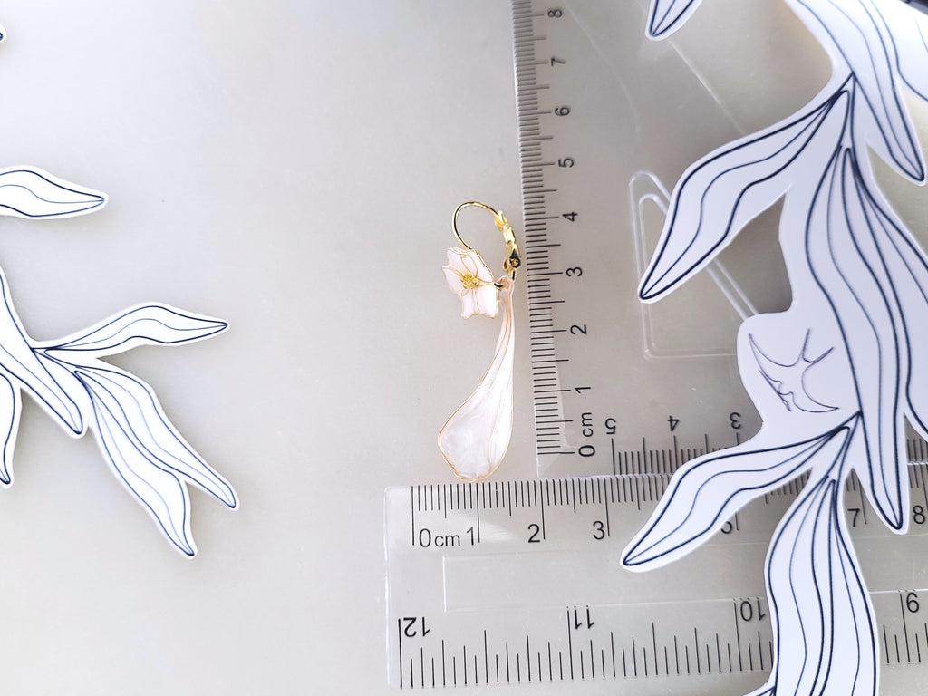 White Flower Earrings, Resin Petal Dangles, Gold Leverback Studs, Floral Drop Jewellery for Whimsical Wedding, Bridal Jewellery