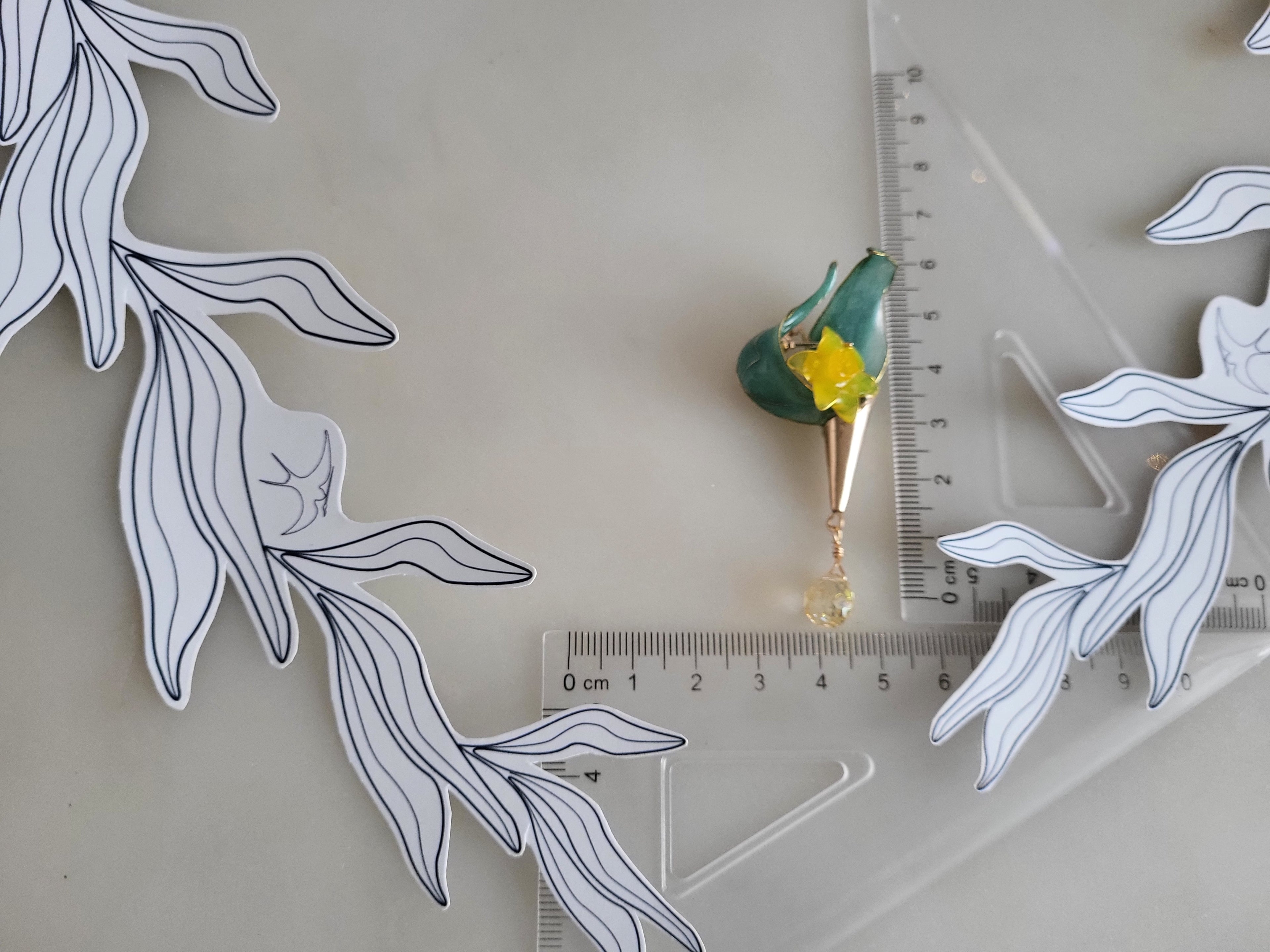 Yellow Flowers Daffodils Earrings, Spring Daffodil Drop Studs, March Birth Flower Gift, Flower Suncatcher, Botanical Yellow Floral Dangles